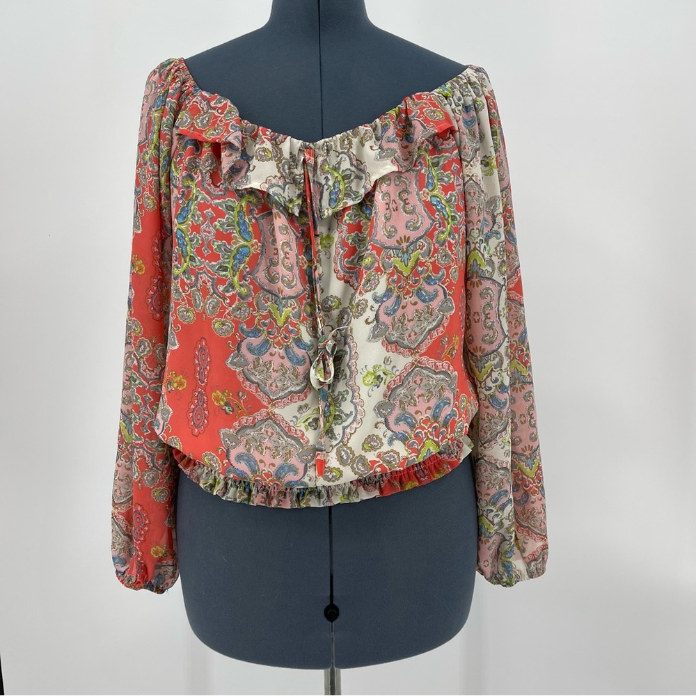 GiGiO women’s top , size L, good condition, preowned